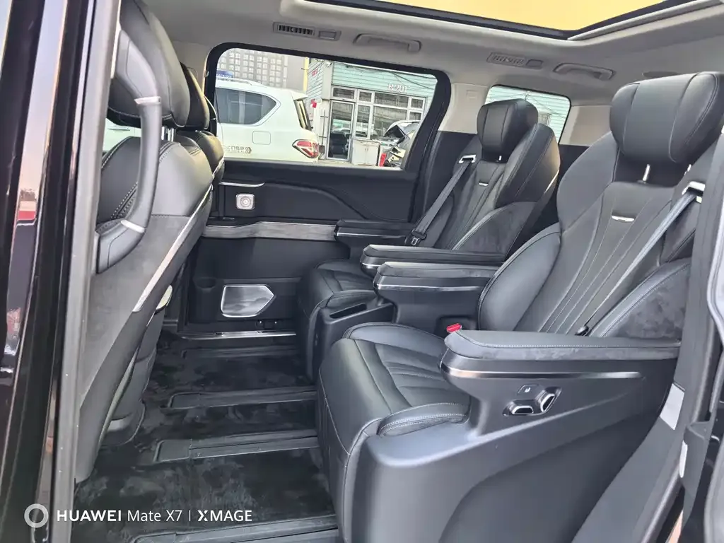Hongqi HQ9 PHEV 2025 из CN, фото 2