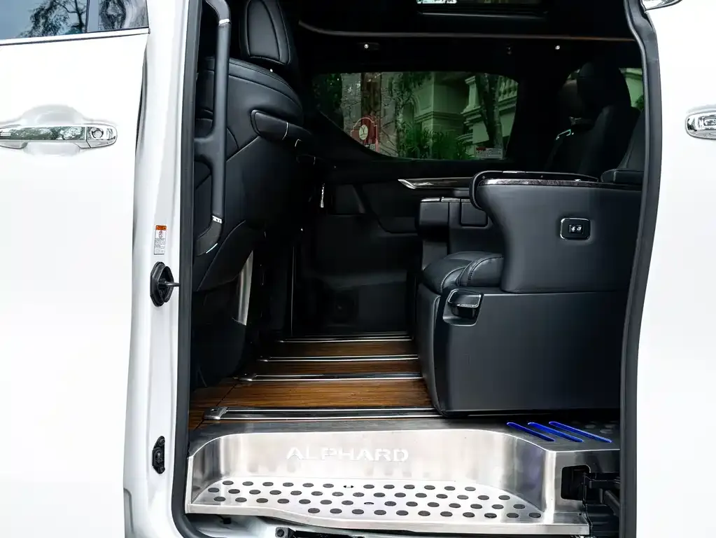 Toyota Alphard 2021 из CN, фото 4
