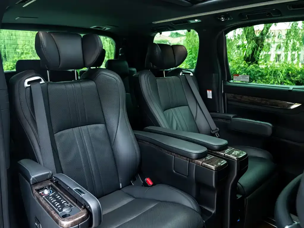 Toyota Alphard 2021 из CN, фото 10