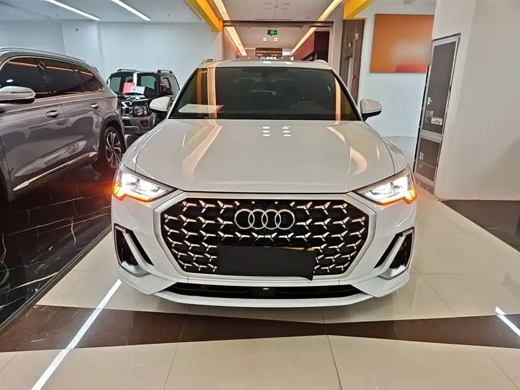 Audi Q3 2023 из CN, фото 8