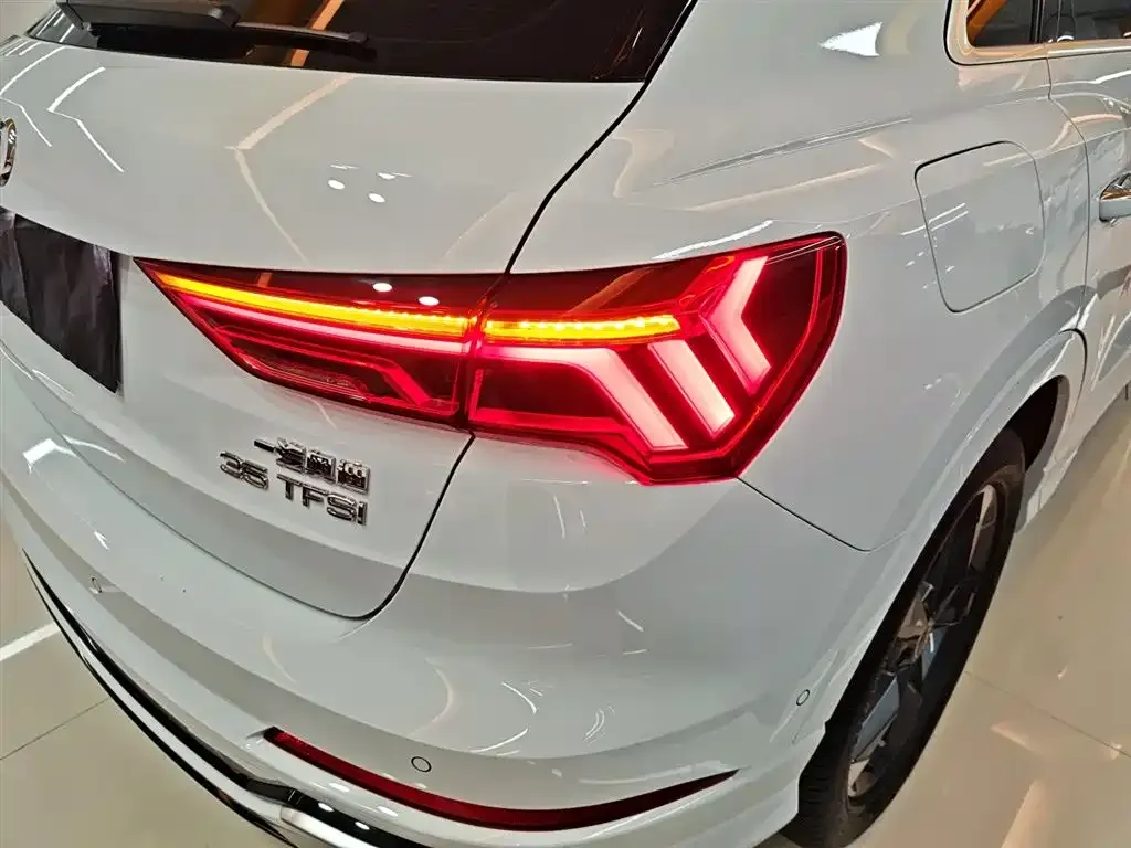 Audi Q3 2023 из CN, фото 2