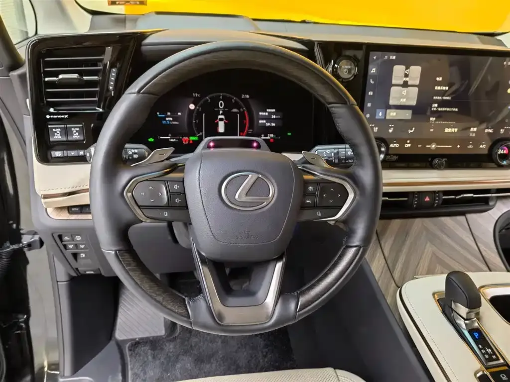 Lexus LM 2025 из CN, фото 2