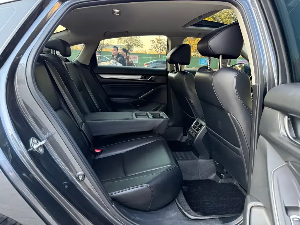 Honda Accord — фото 2