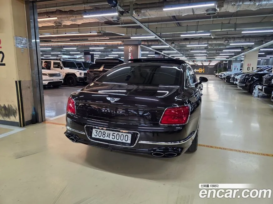Bentley Flying Spur — фото 6