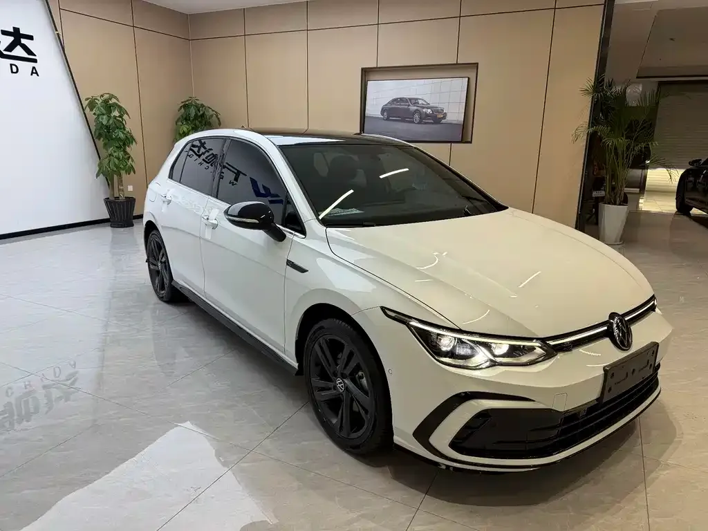 Volkswagen Golf 2024 из CN, фото 9