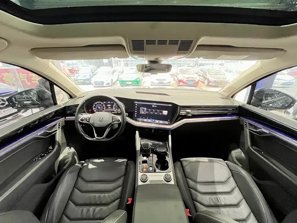 Volkswagen Touareg 2023 из CN, фото 2