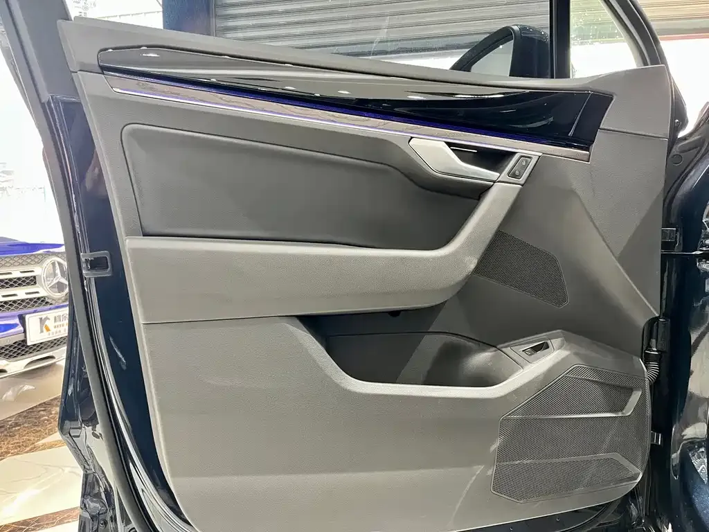 Volkswagen Touareg 2023 из CN, фото 4
