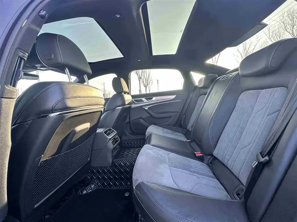 Audi A6L 2023 из CN, фото 7