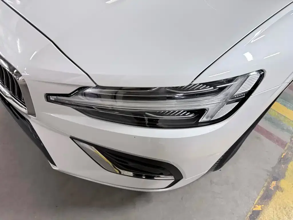 Volvo S60 2022 из CN, фото 2