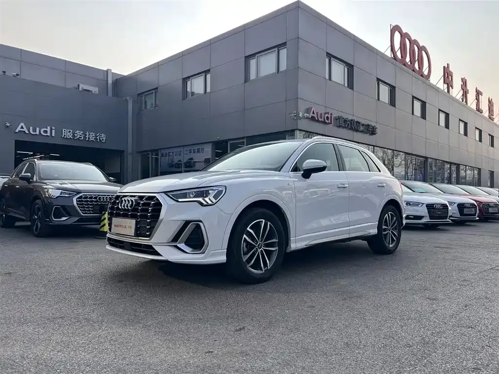 Audi Q3 2023 из CN, фото 1