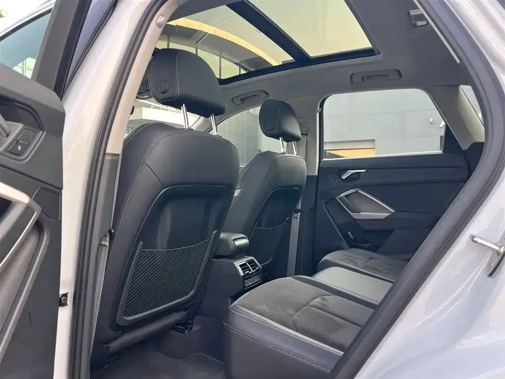 Audi Q3 2023 из CN, фото 10