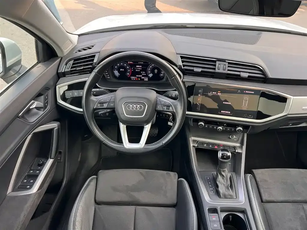 Audi Q3 2023 из CN, фото 5