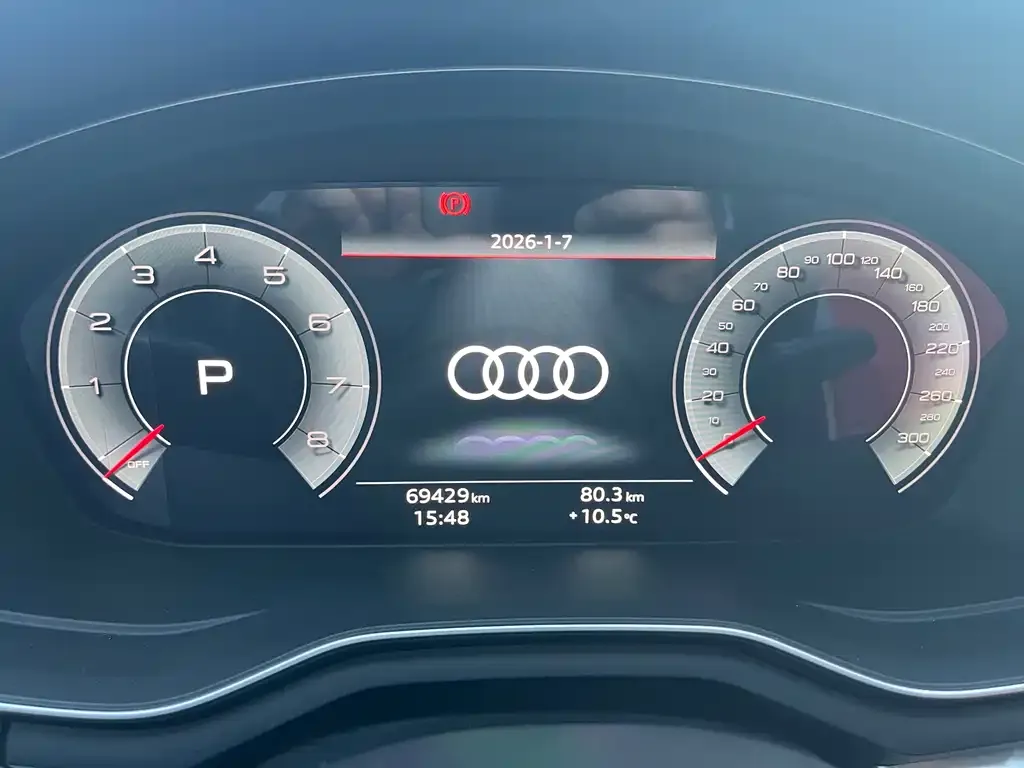 Audi A4L 2021 из CN, фото 2