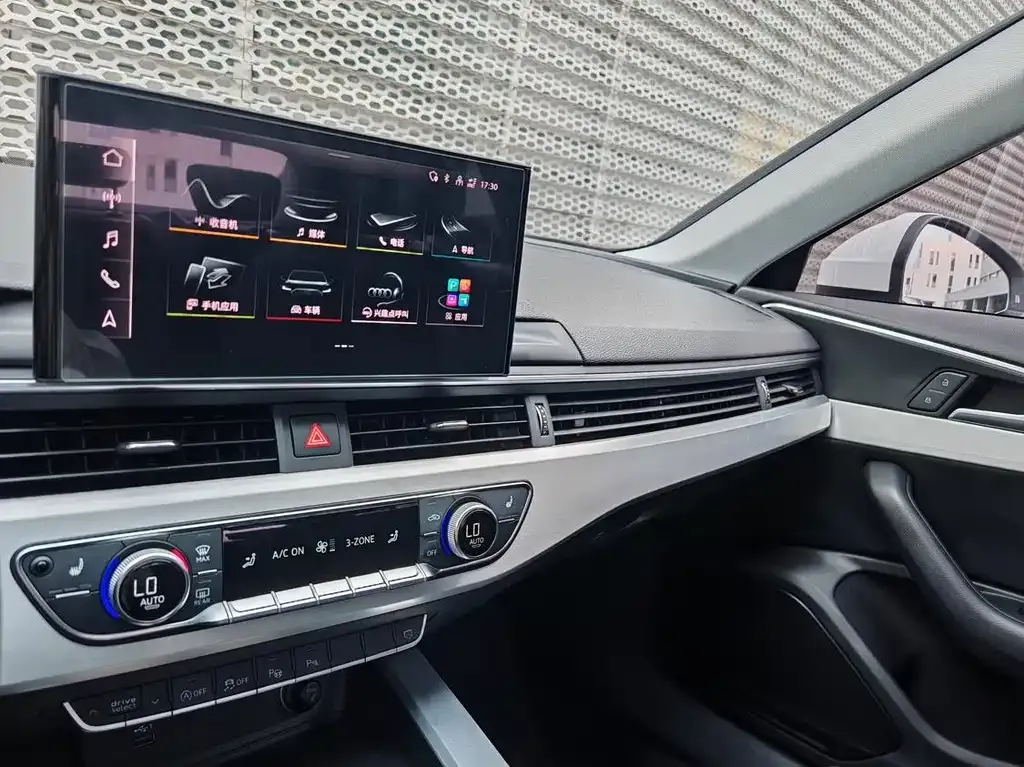 Audi A4L 2021 из CN, фото 3