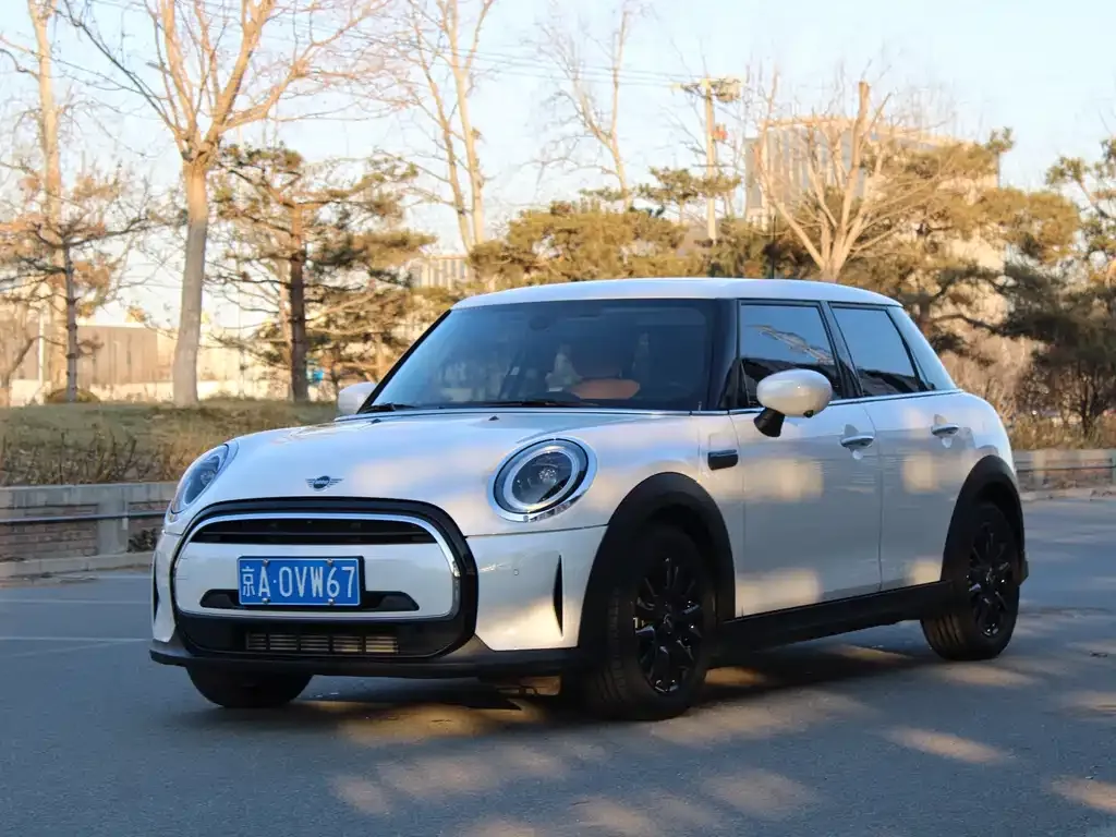 MINI Cooper (3-door) 2023 из CN, фото 1