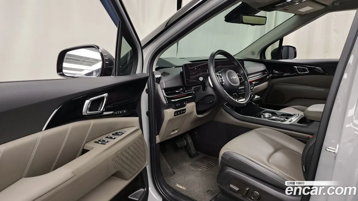 Kia Carnival — фото 10