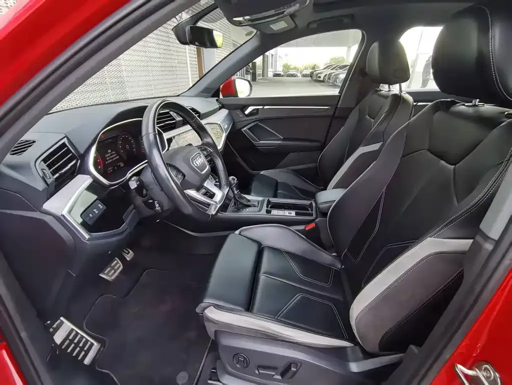 Audi Q3 2024 из CN, фото 4