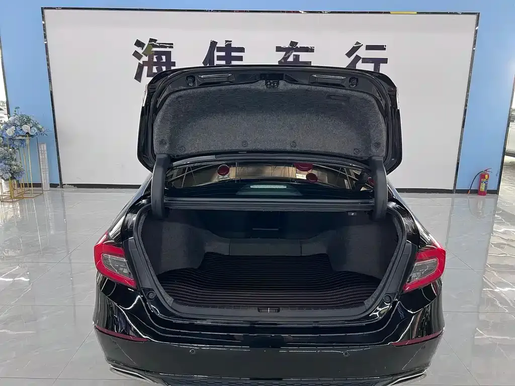Honda Accord 2023 из CN, фото 9