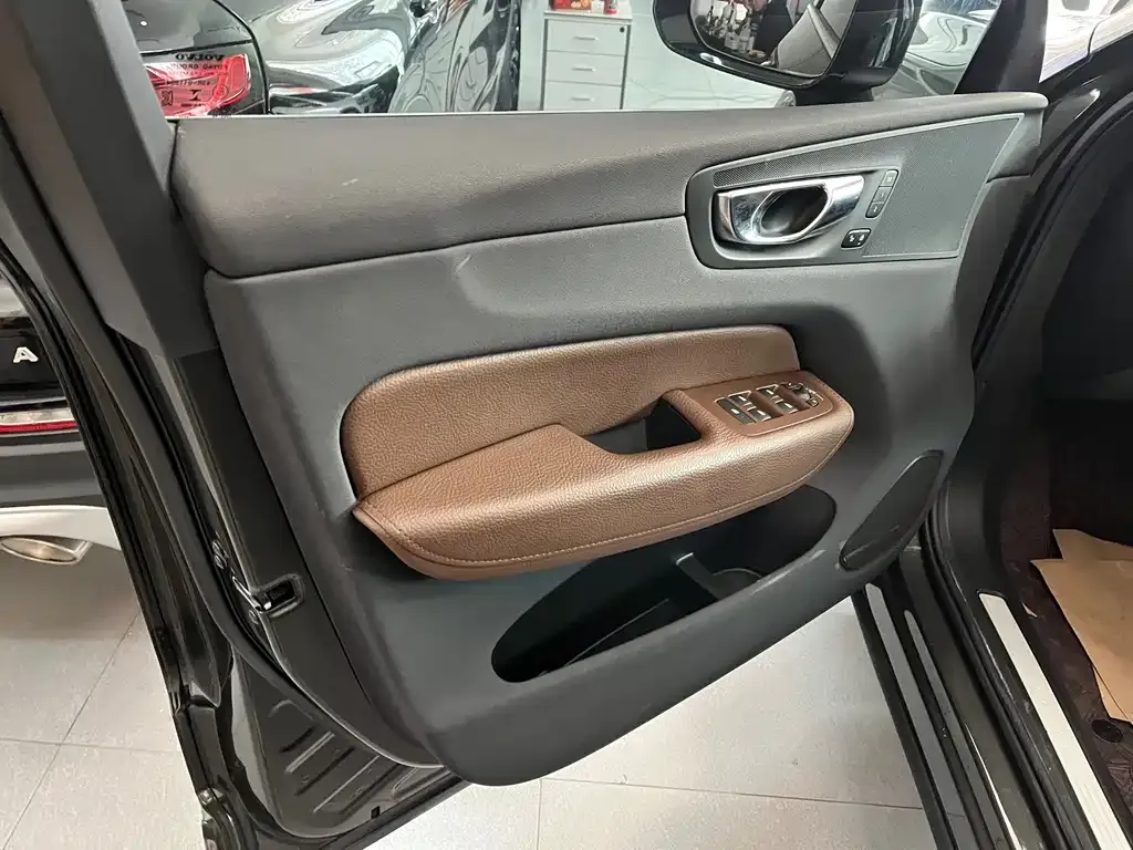 Volvo XC60 2021 из CN, фото 7
