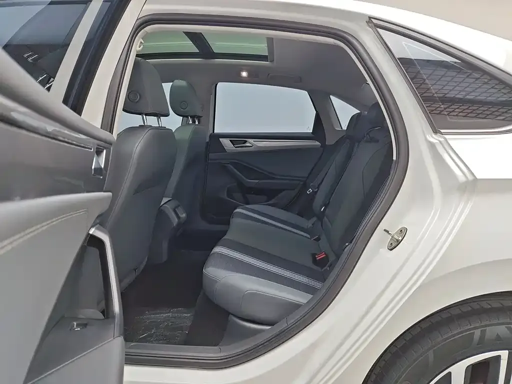 Volkswagen Sagitar — фото 7