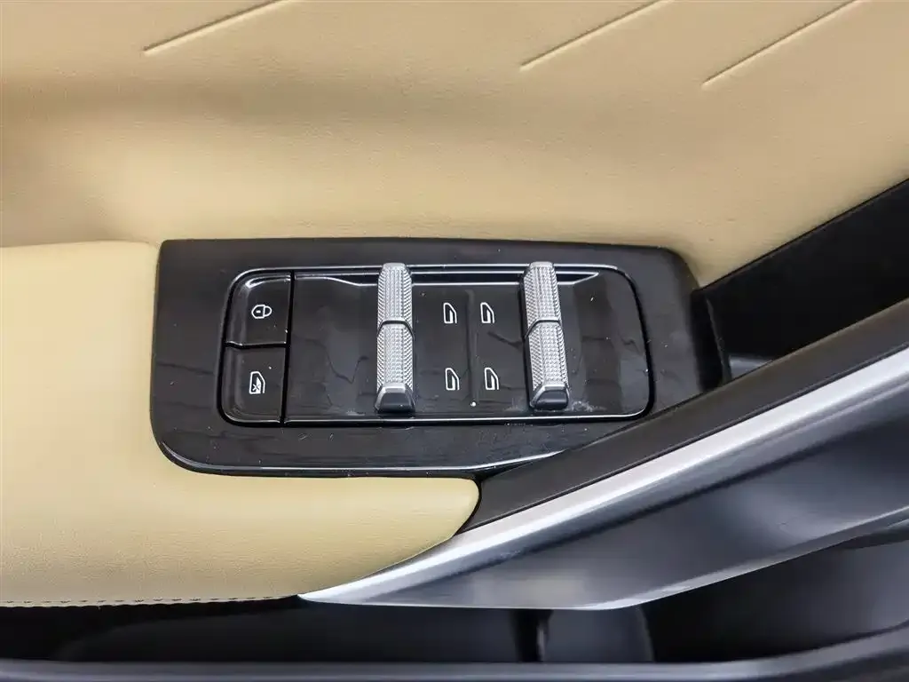 Geely Boyue L 2024 из CN, фото 9