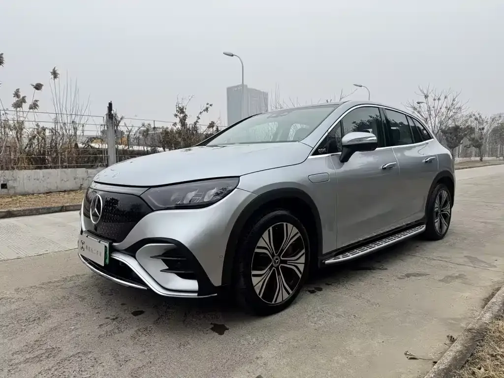 Mercedes-Benz EQE SUV