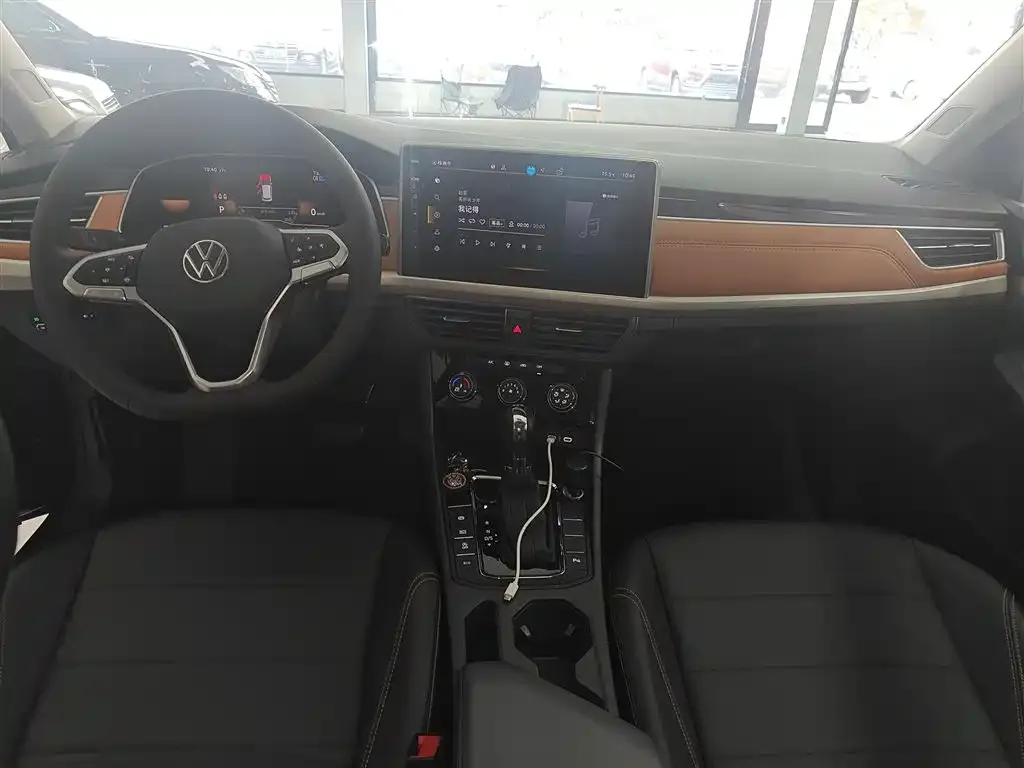Volkswagen Bora 2024 из CN, фото 10