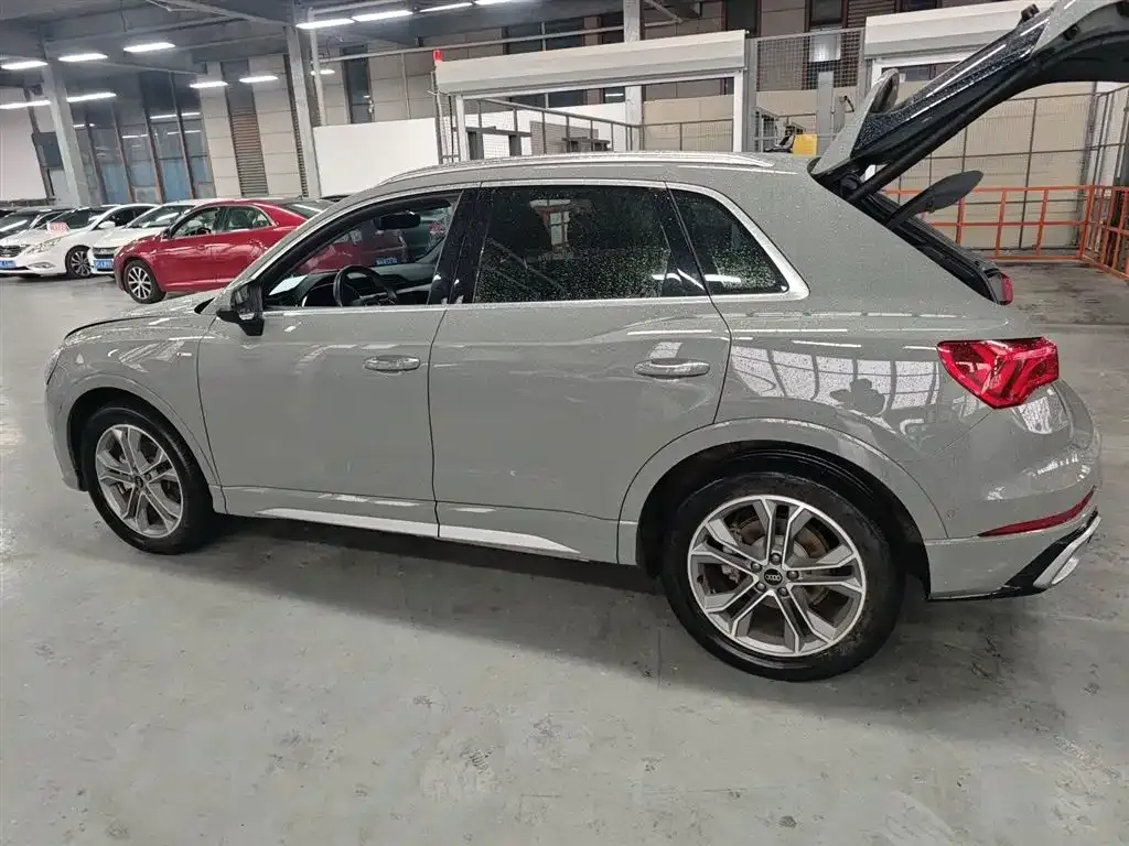 Audi Q3 2023 из CN, фото 3