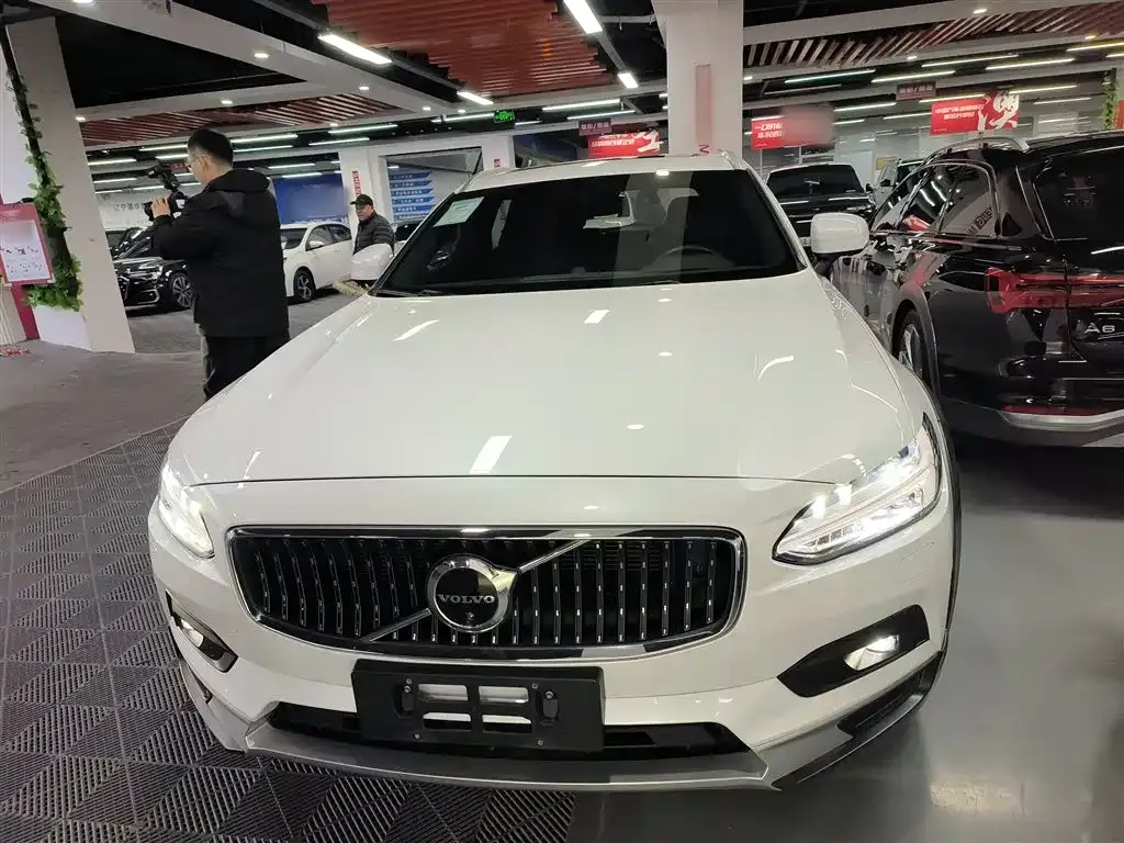 Volvo V90 2022 из CN, фото 4
