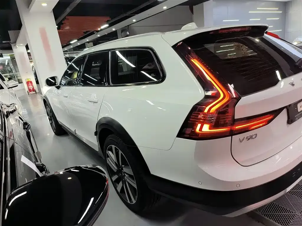 Volvo V90 2022 из CN, фото 9