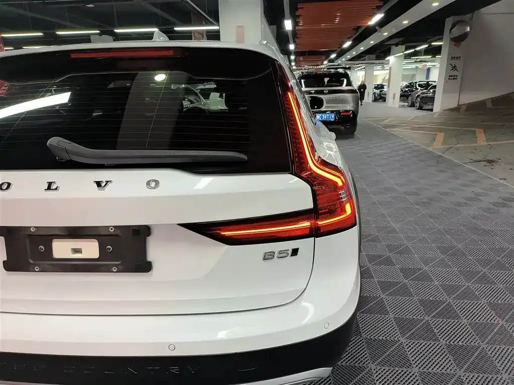 Volvo V90 2022 из CN, фото 3