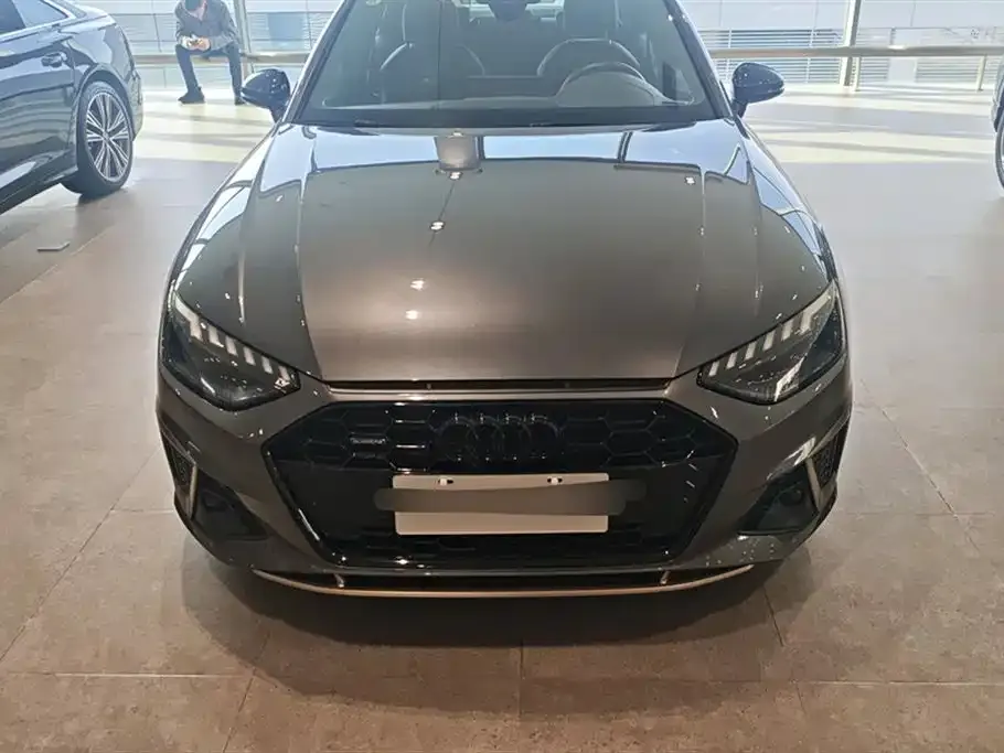 Audi A4L 2024 из CN, фото 3