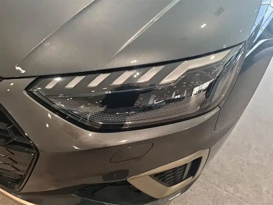 Audi A4L 2024 из CN, фото 6