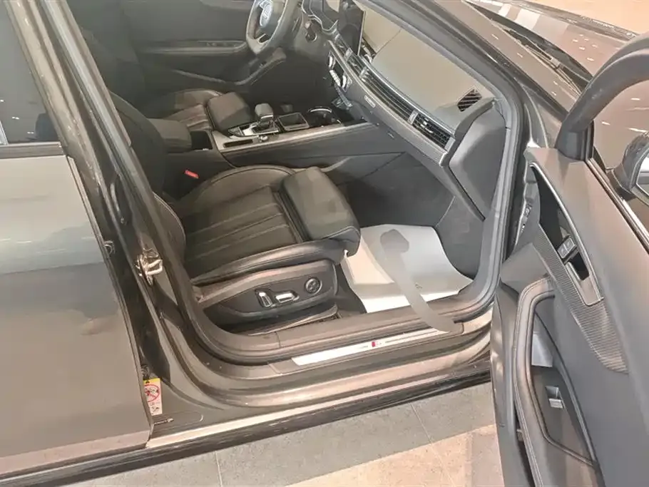 Audi A4L 2024 из CN, фото 7