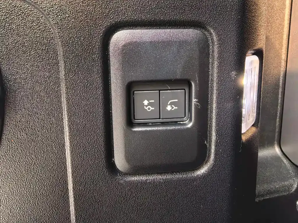 Land Rover Defender 2024 из CN, фото 10