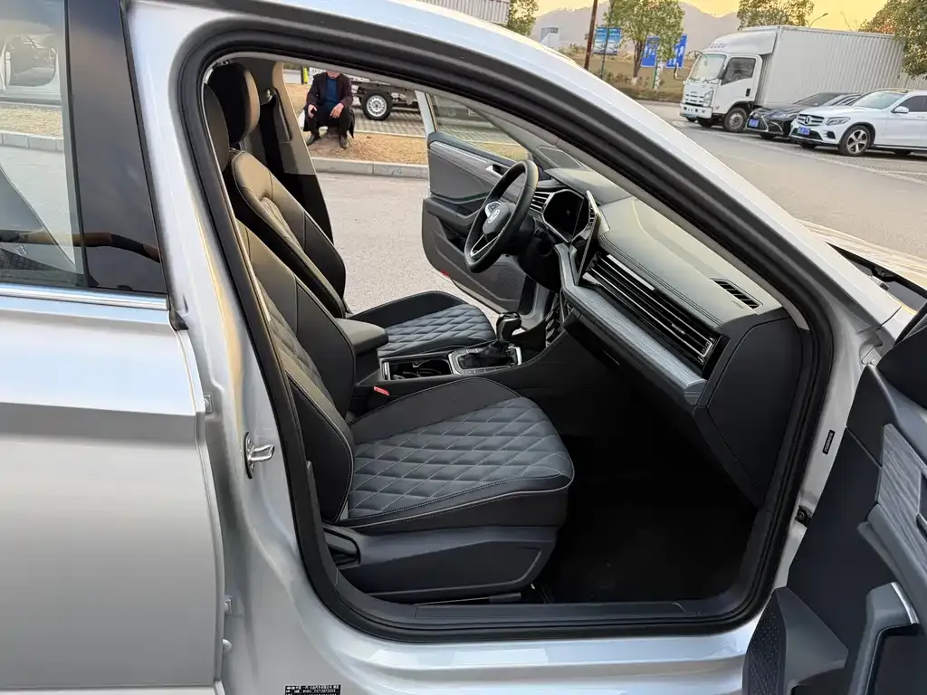 Volkswagen Sagitar 2024 из CN, фото 10