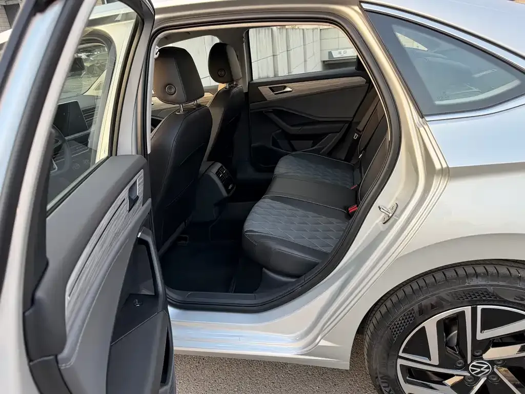 Volkswagen Sagitar 2024 из CN, фото 5