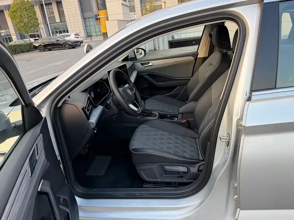 Volkswagen Sagitar 2024 из CN, фото 6