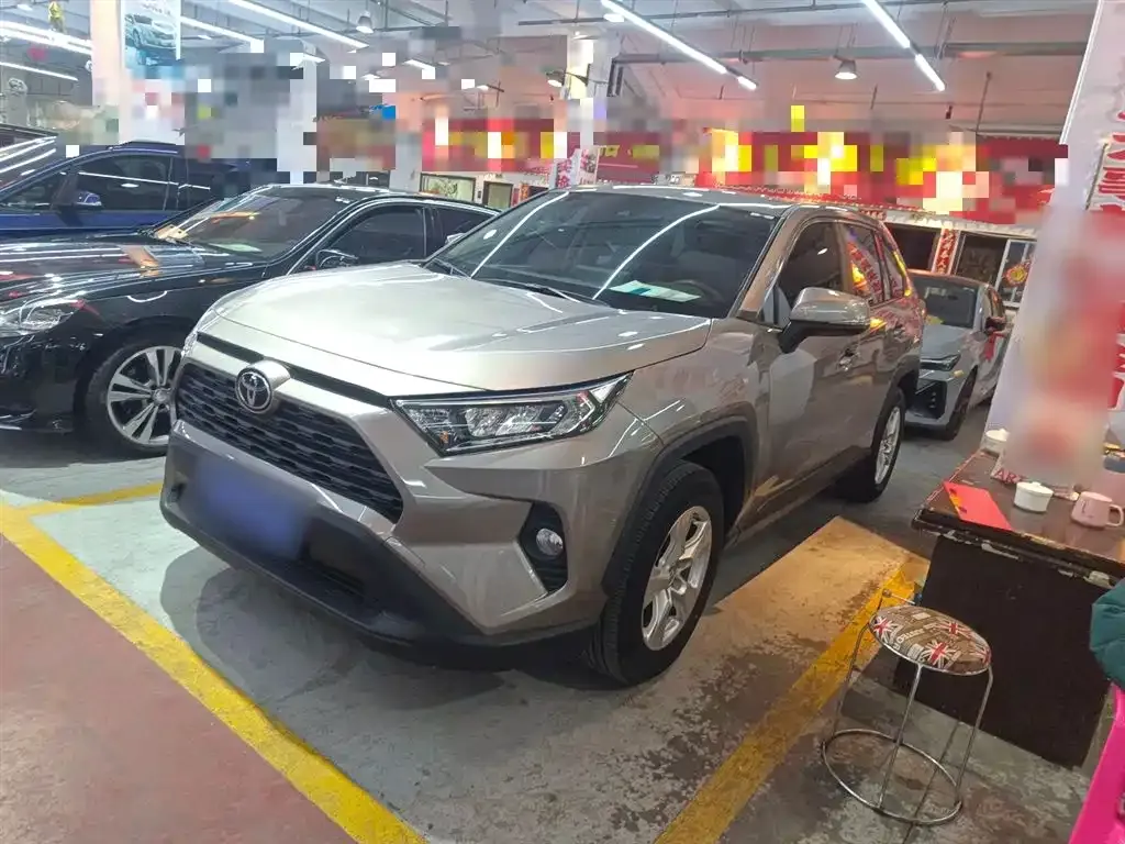 Toyota RAV4 2022 из CN, фото 2