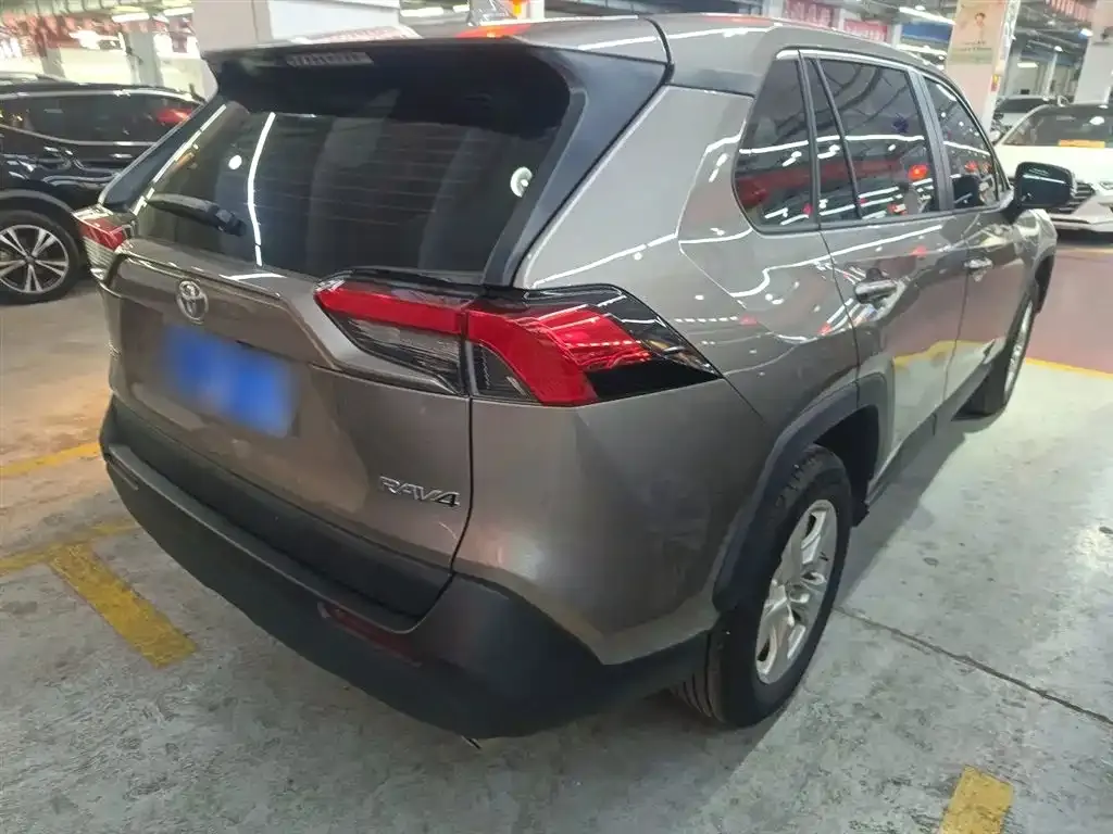 Toyota RAV4 2022 из CN, фото 7