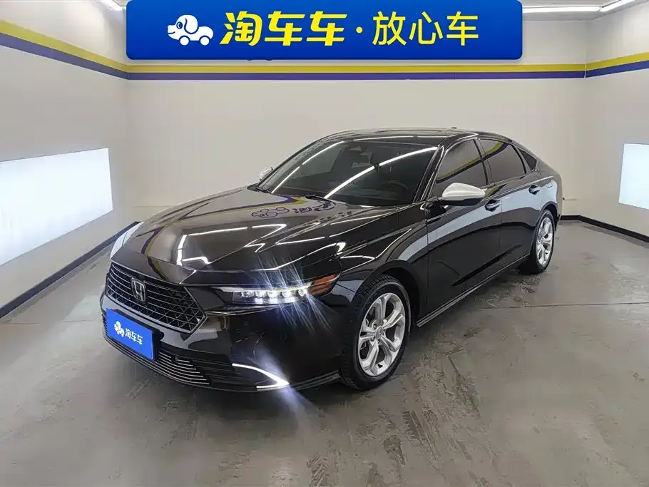 Honda Accord — фото 1