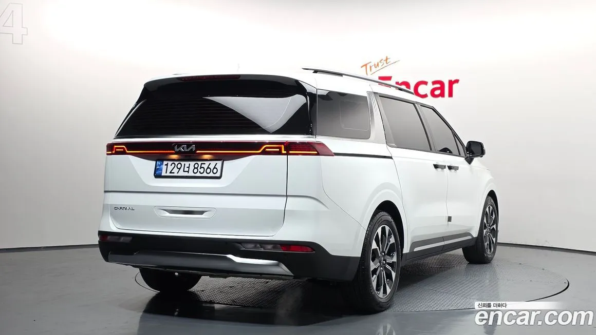 Kia Carnival — фото 5