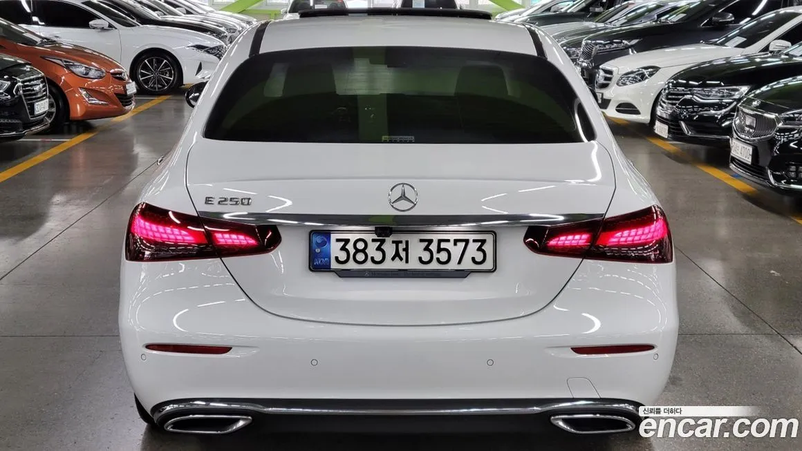 Mercedes-Benz E-Class — фото 5