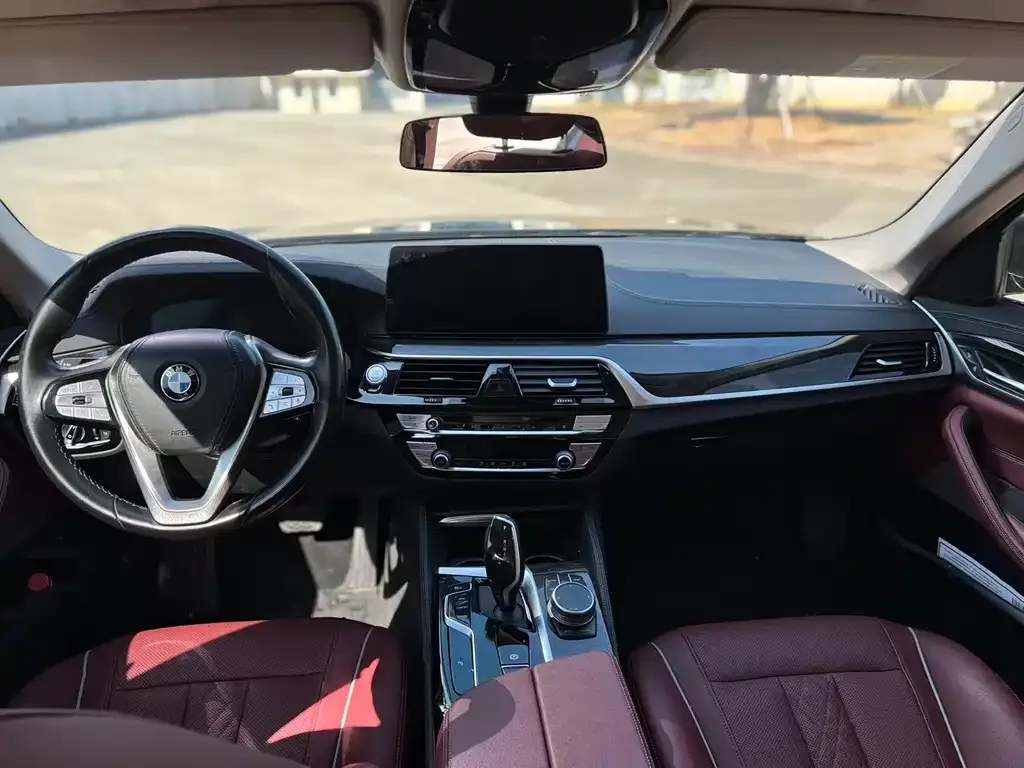 BMW 5 Series — фото 4