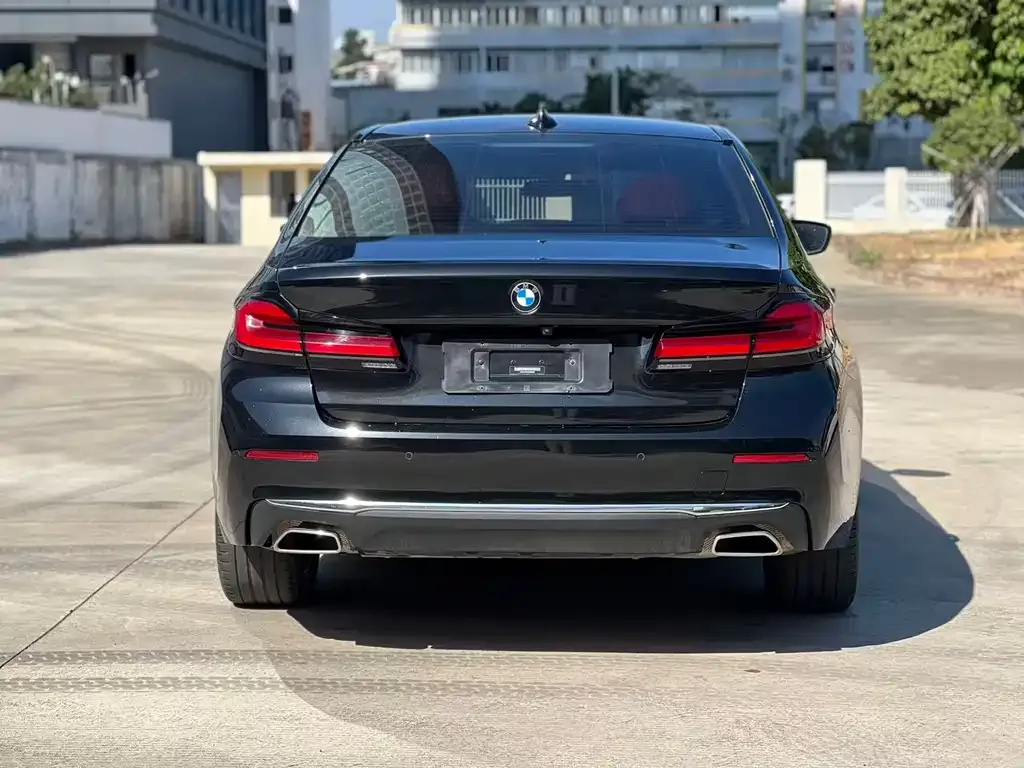 BMW 5 Series — фото 2