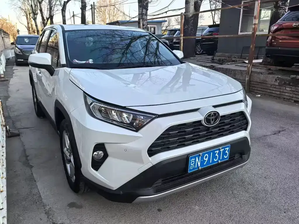 Toyota RAV4 2023 из CN, фото 8