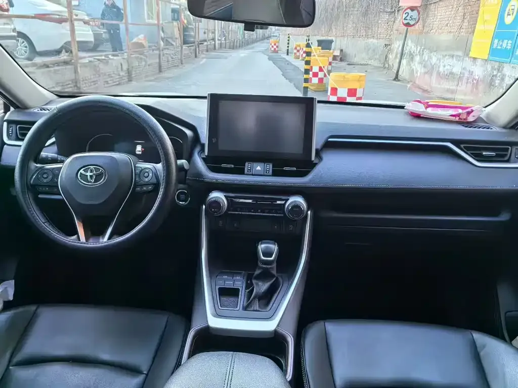 Toyota RAV4 2023 из CN, фото 3