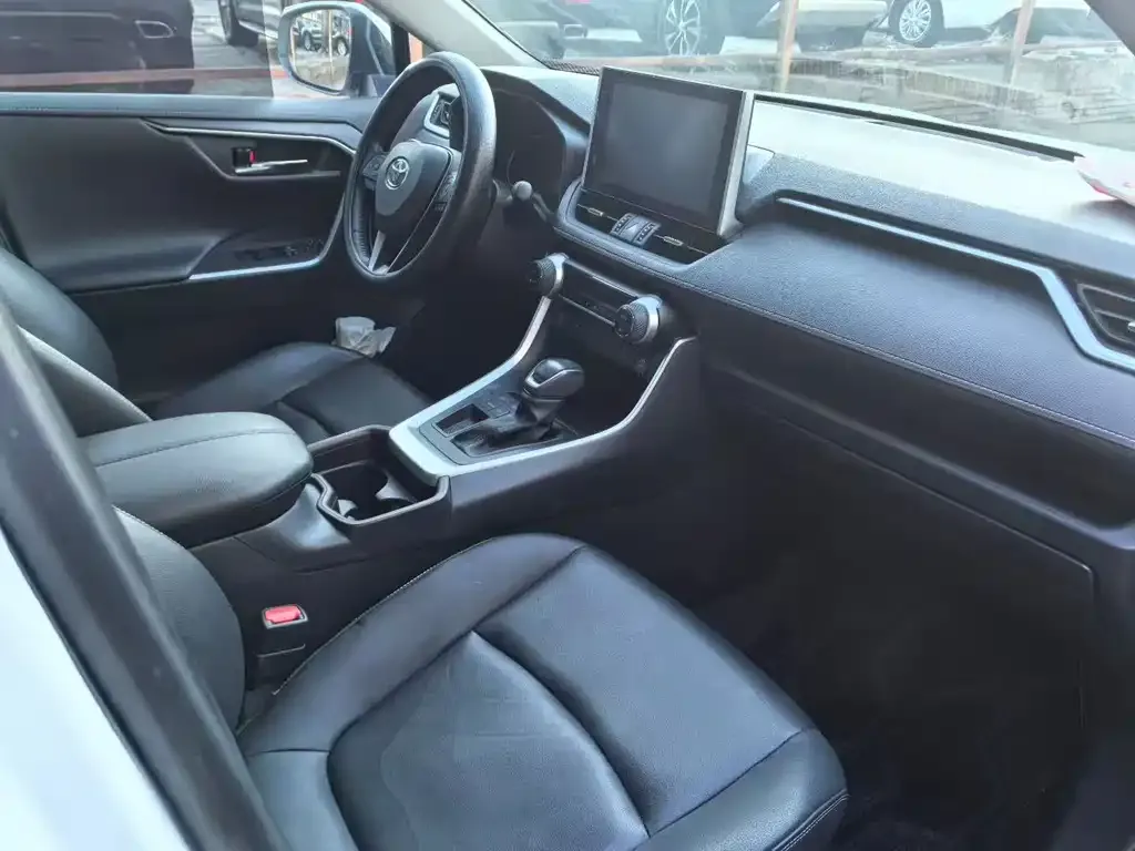 Toyota RAV4 2023 из CN, фото 6