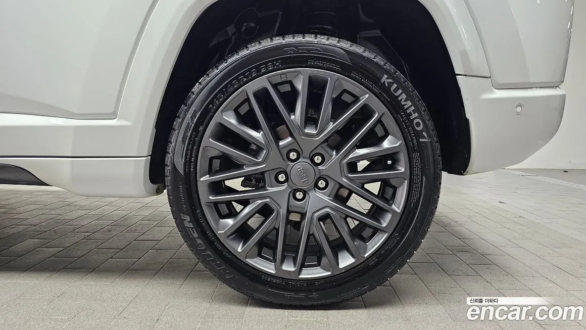 Jeep Compass — фото 10