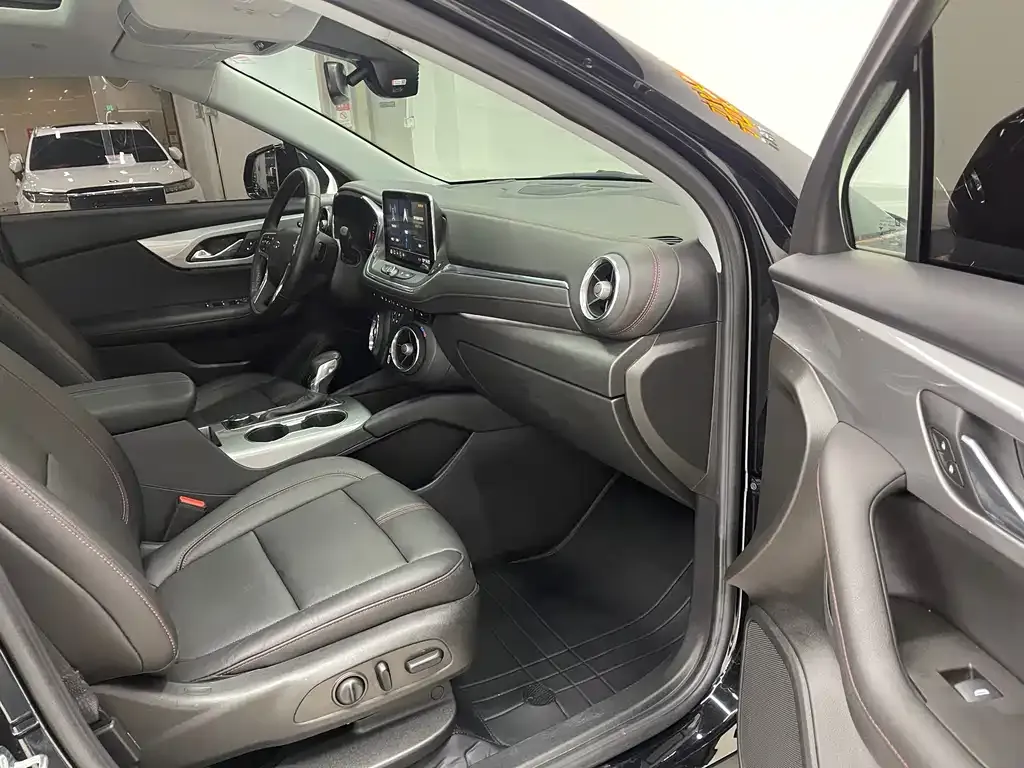 Chevrolet Blazer 2023 из CN, фото 8